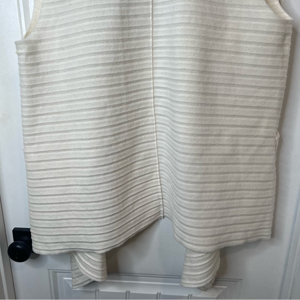 Le Moda Women's Sleeveless Pleated Open Front Fleece Vest Cardigan. Size S-L - Picture 11 of 12